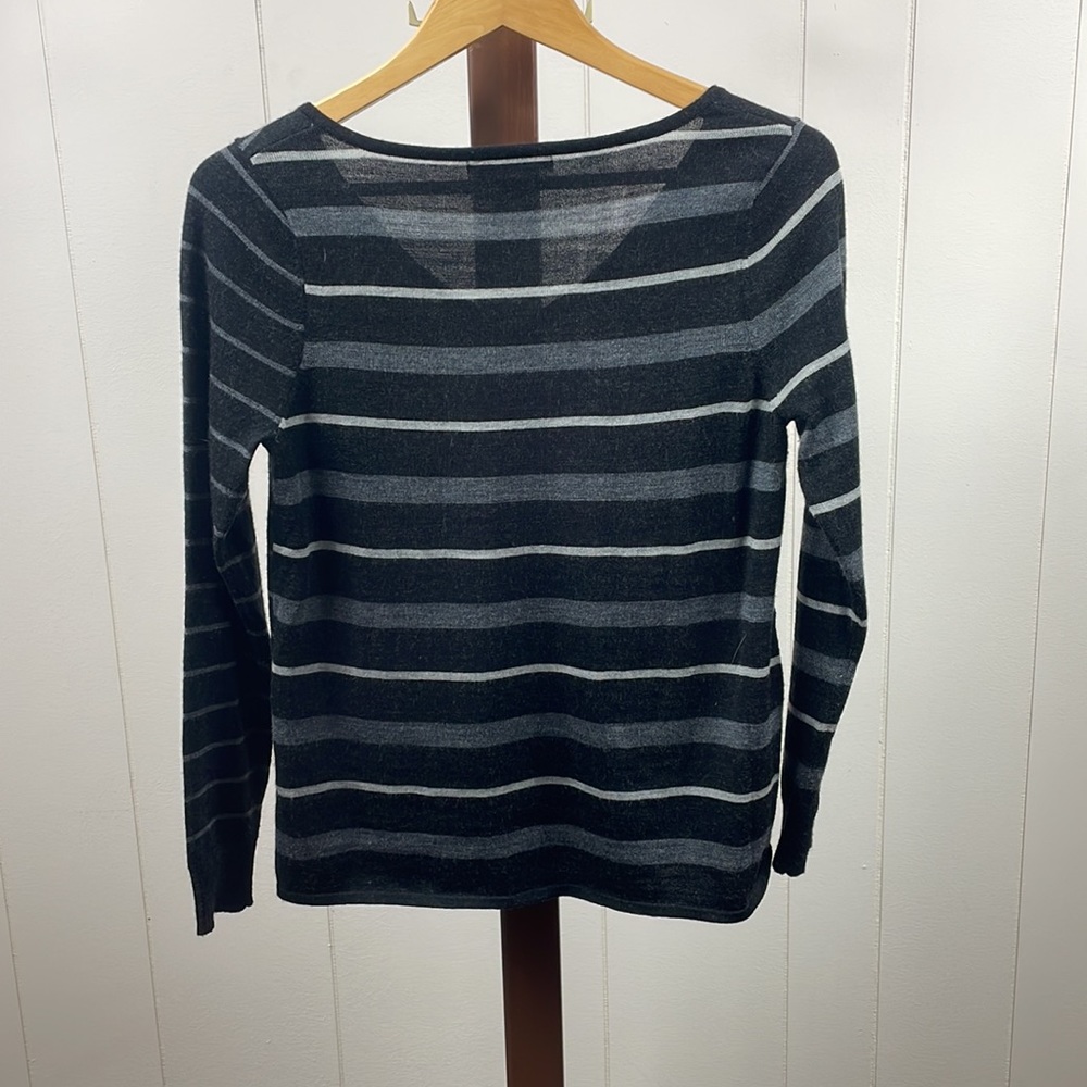 Smartwool Merino Wool Gray and Black Striped V-Neck Sweater - Picture 4 of 4